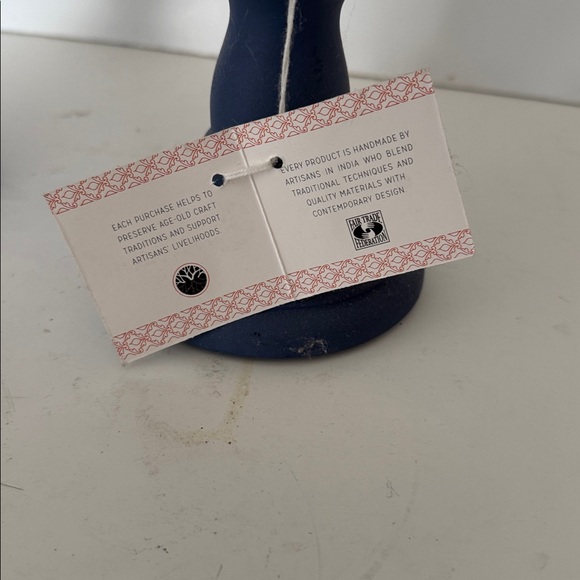 Blue Candle Holders NEW with tags with Blue Candles that are PRELOVED - Picture 5 of 9